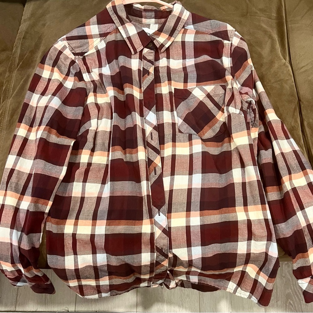 Sonoma women’s medium lightweight flannel- never worn